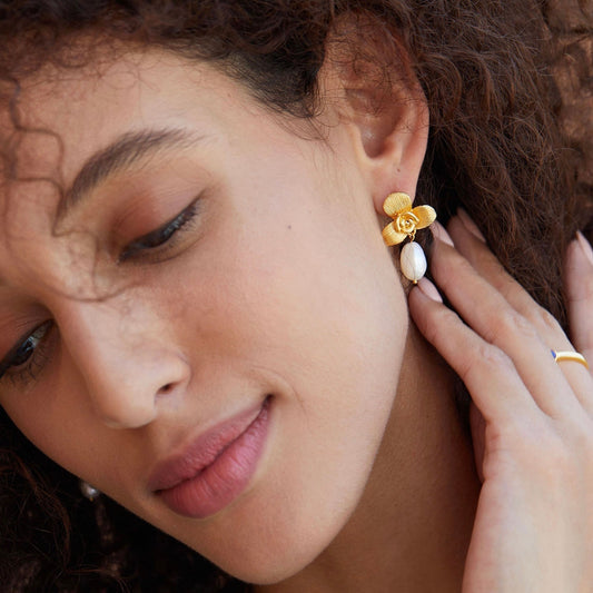 L’Orchidée et la Perle Earrings