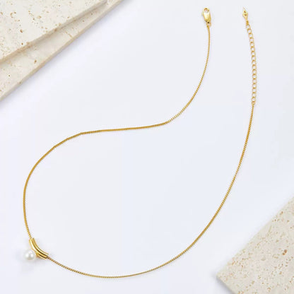 Arc de Lune Necklace
