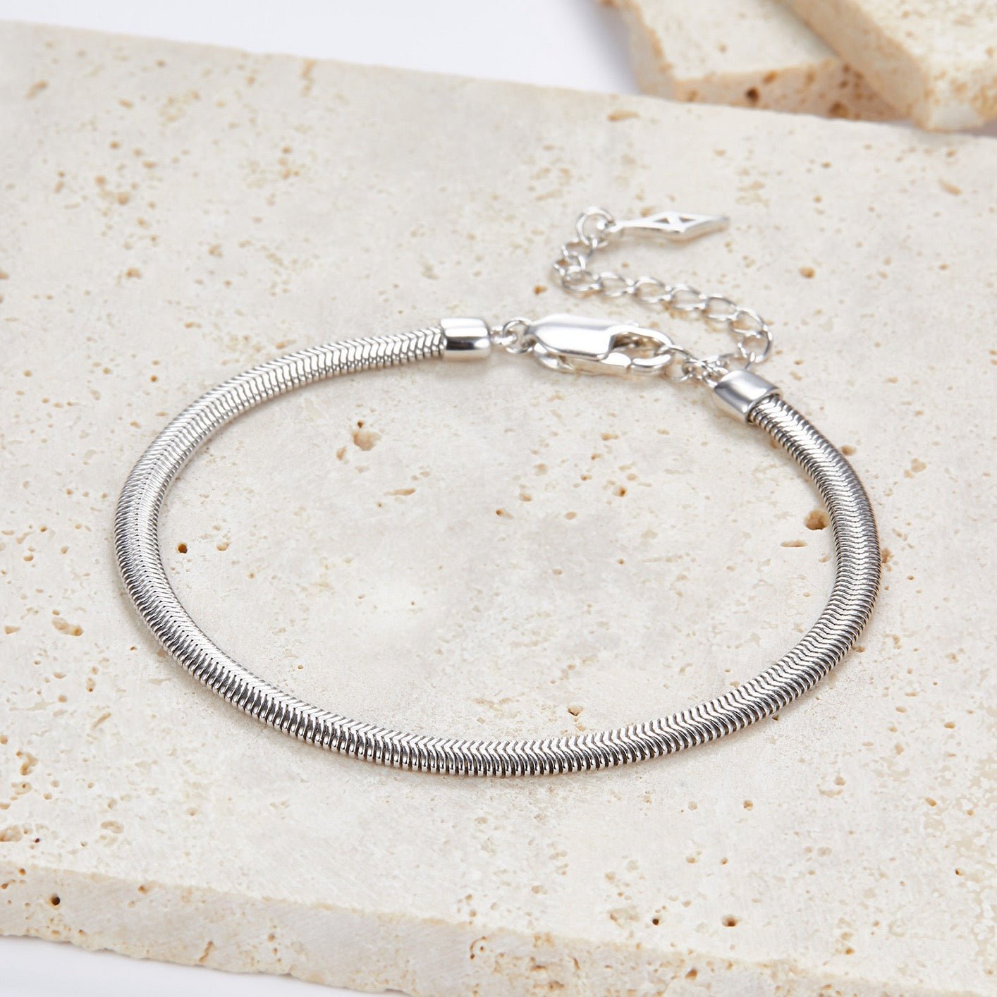 Bare Luxe – Essential Chain Bracelet
