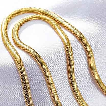 Bare Luxe – Herringbone Necklace