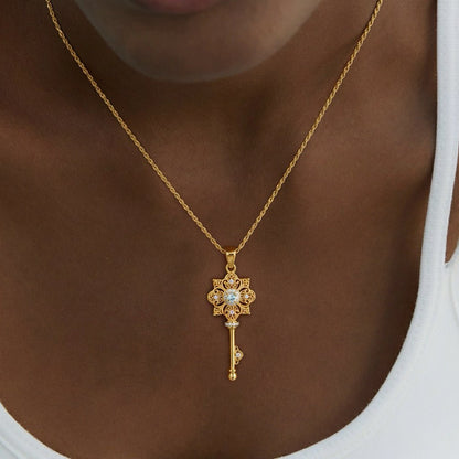 Clé d’Étoile Necklace