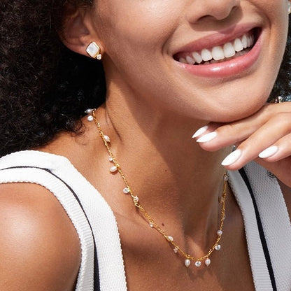 Éclat Blanc Studs