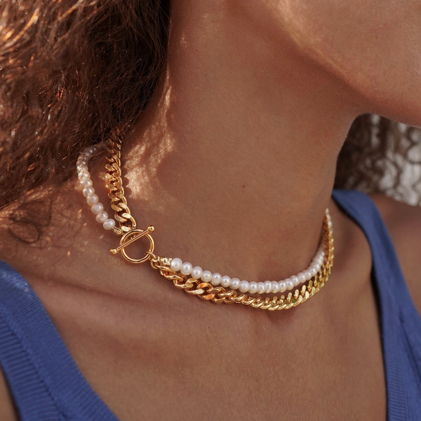 Étreinte d’Or Choker Necklace