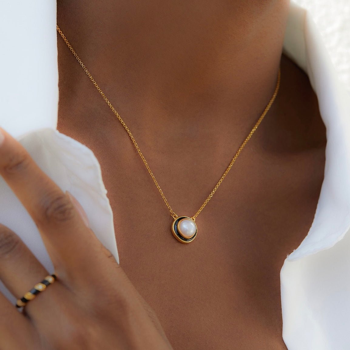 Halo Noir Necklace