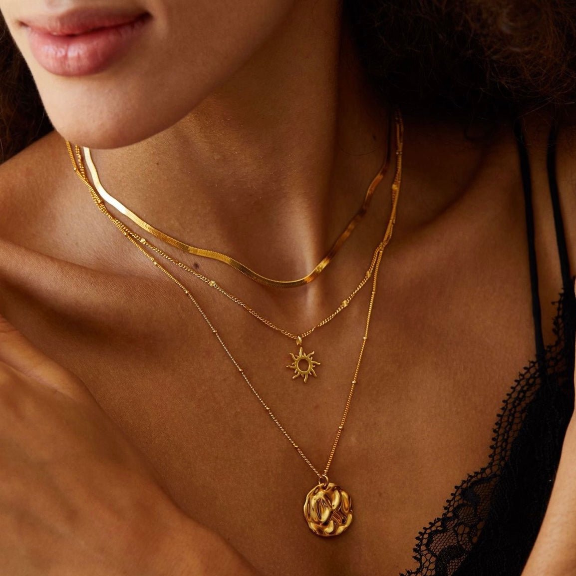 Helia Necklace