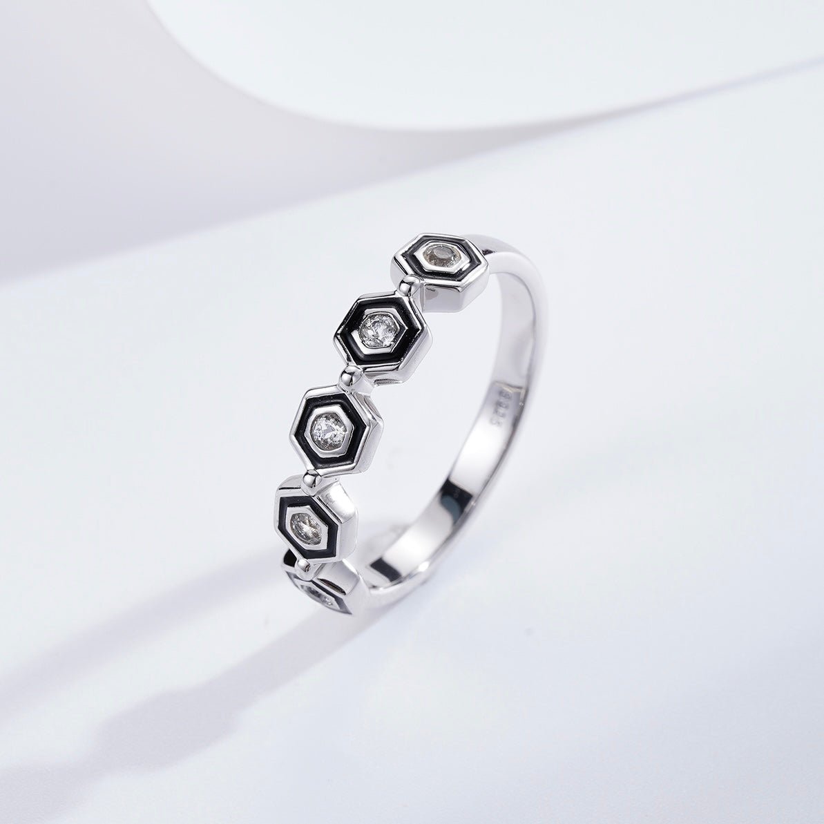 Hexa Noire Ring