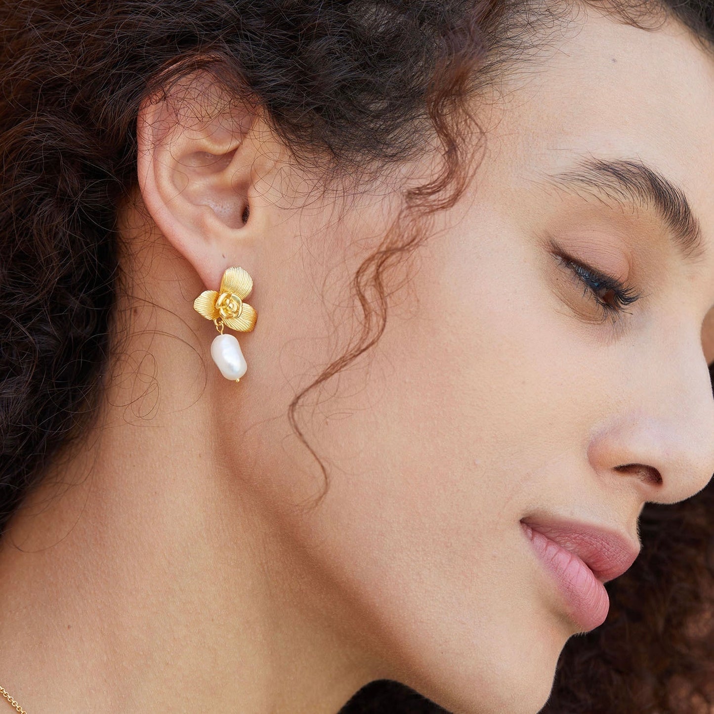 L’Orchidée et la Perle Earrings