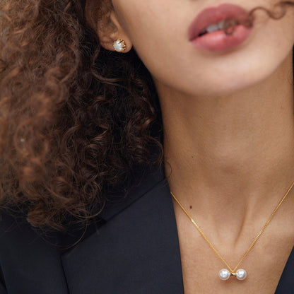 Lustre Studs