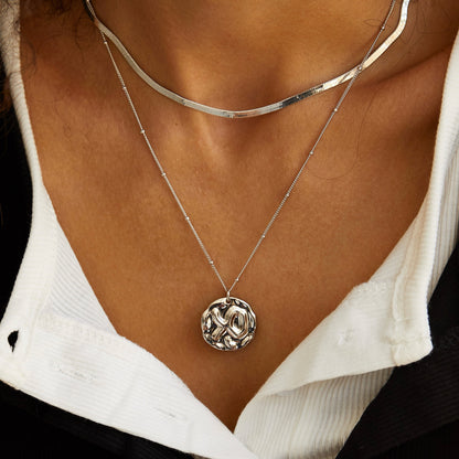 Molten XO Necklace