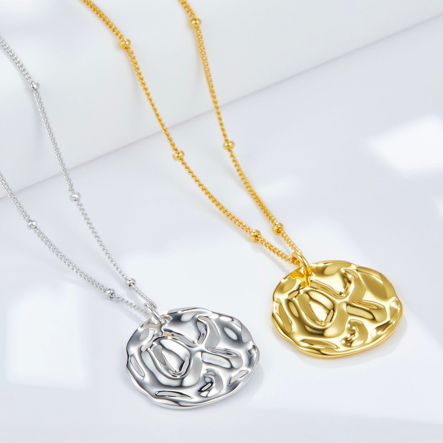 Molten XO Necklace
