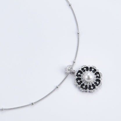 Nocturne Fleur Necklace