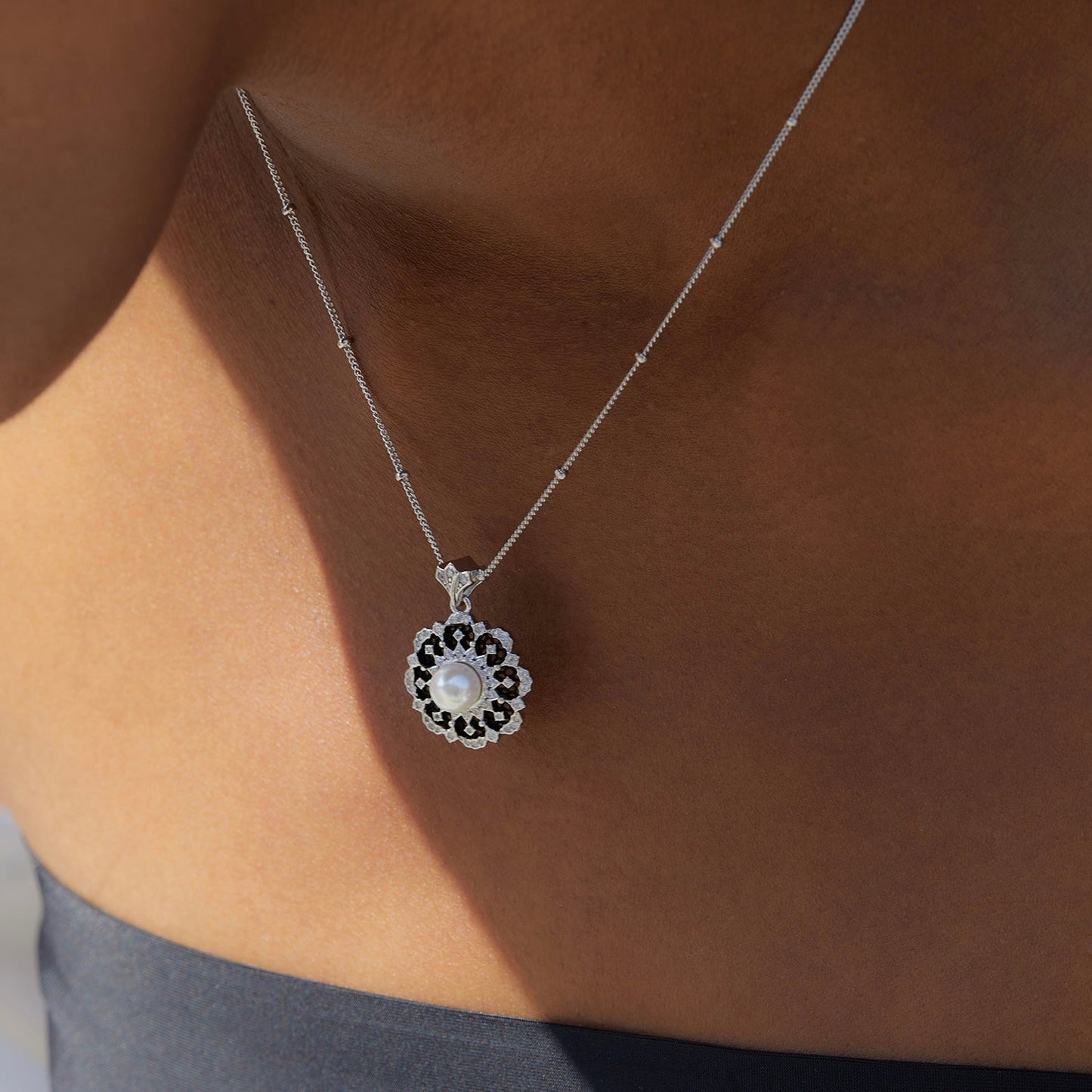 Nocturne Fleur Necklace