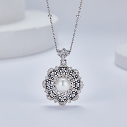 Nocturne Fleur Necklace