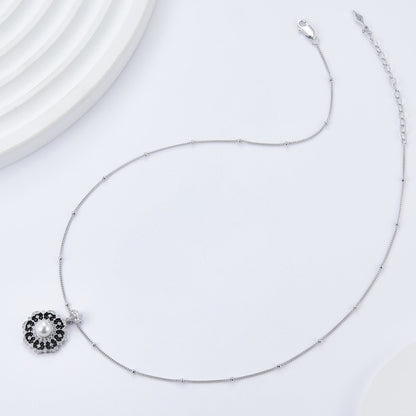 Nocturne Fleur Necklace