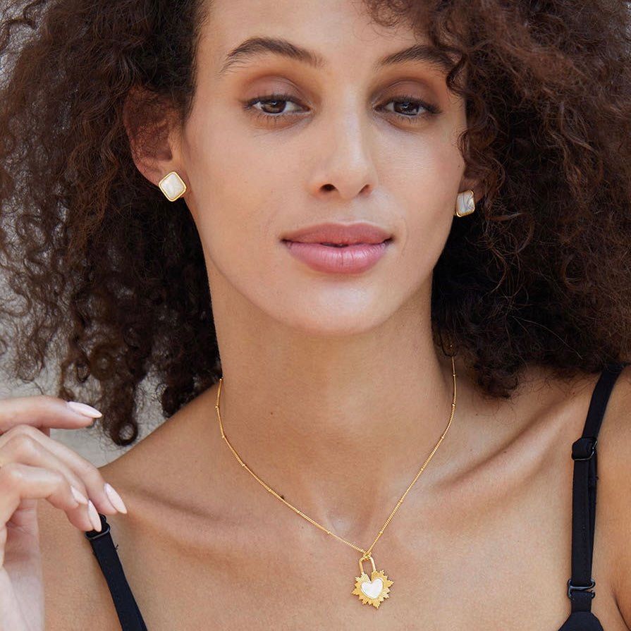Soleil Blanc Studs