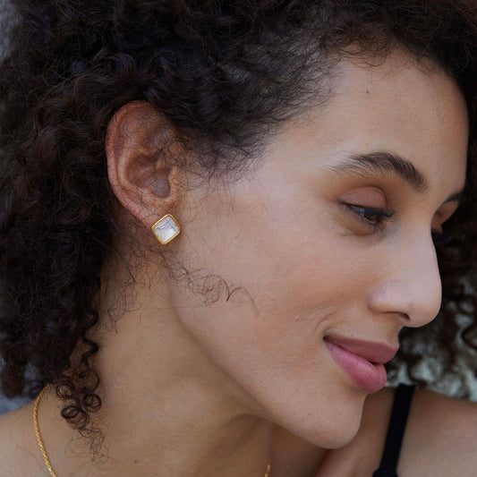 Soleil Blanc Studs